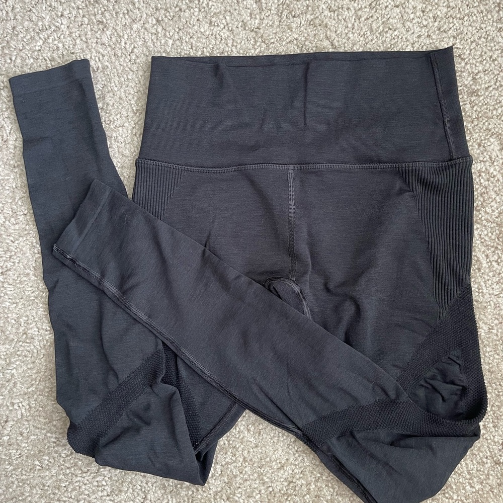 Medium Black Alphalete leggings